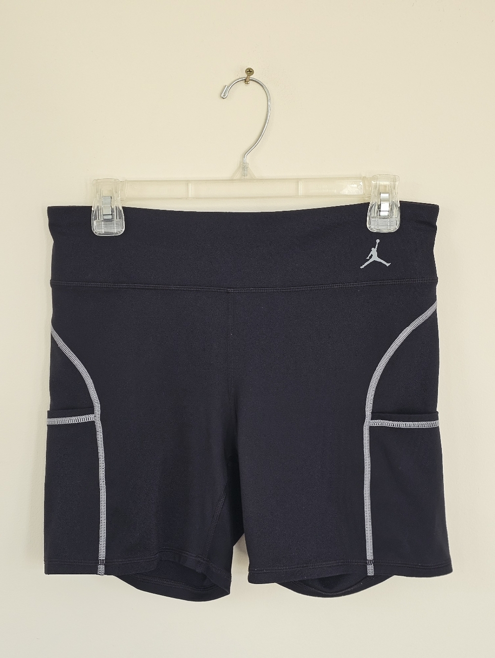 Jordan Women's Black Biker Shorts Tight Fit Size Large